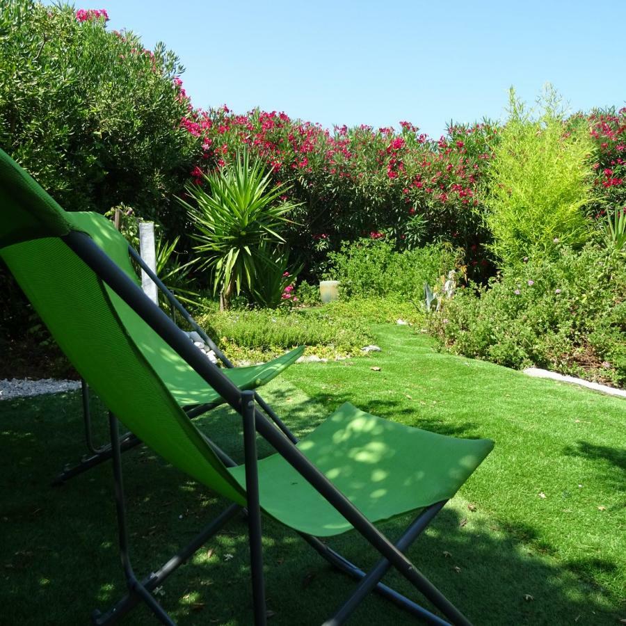 Hotel 2 Pieces Independant Avec Son Jardinet Prive Borgo  Exterior foto